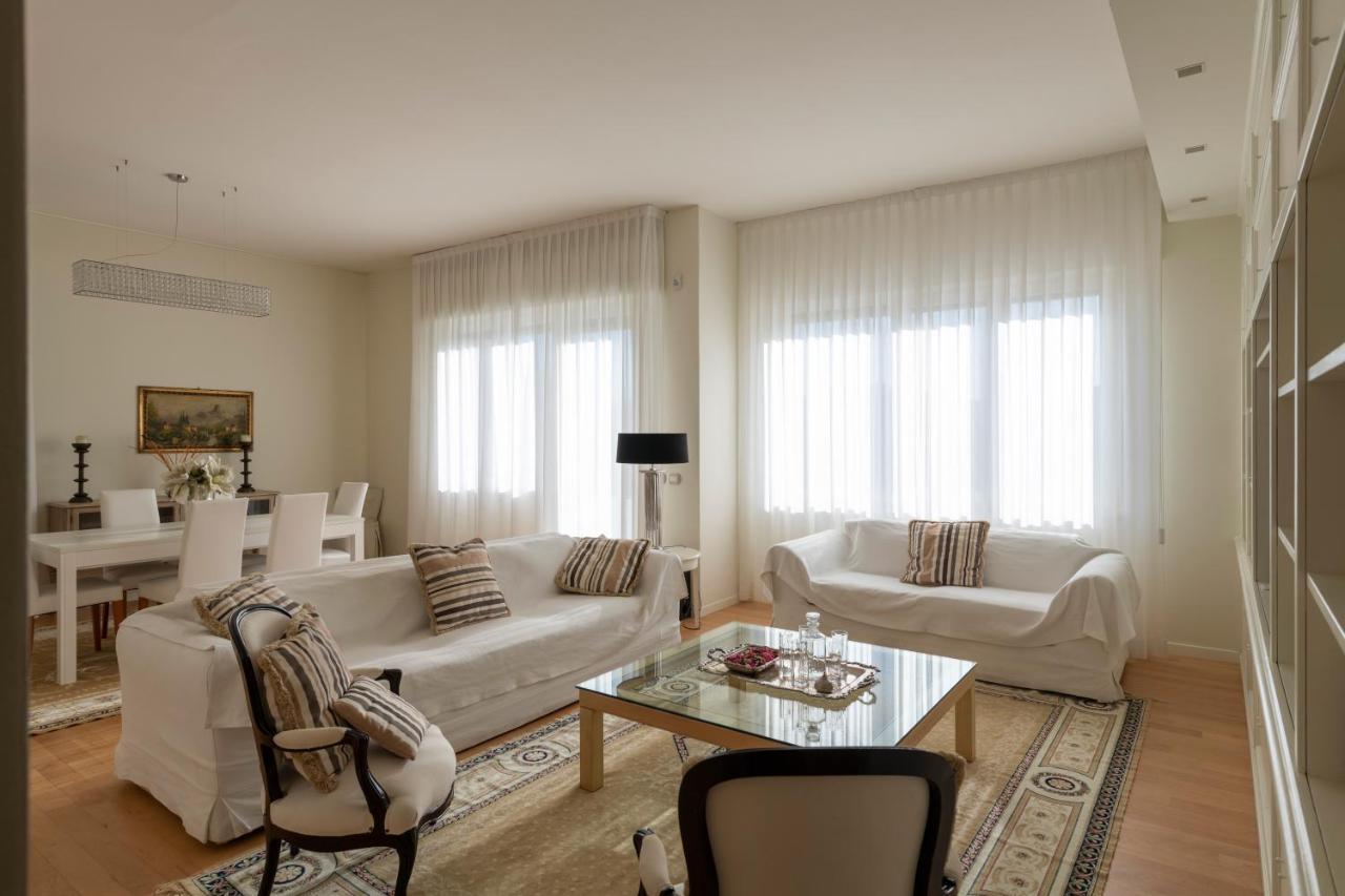 Casa Gramsci Luxury Apartment Песаро Екстериор снимка