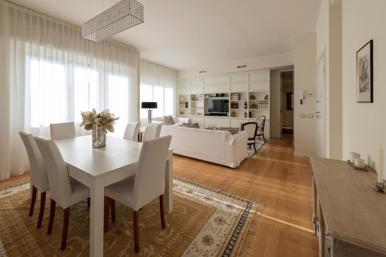 Casa Gramsci Luxury Apartment Песаро Екстериор снимка