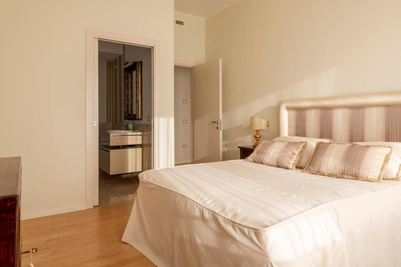 Casa Gramsci Luxury Apartment Песаро Екстериор снимка