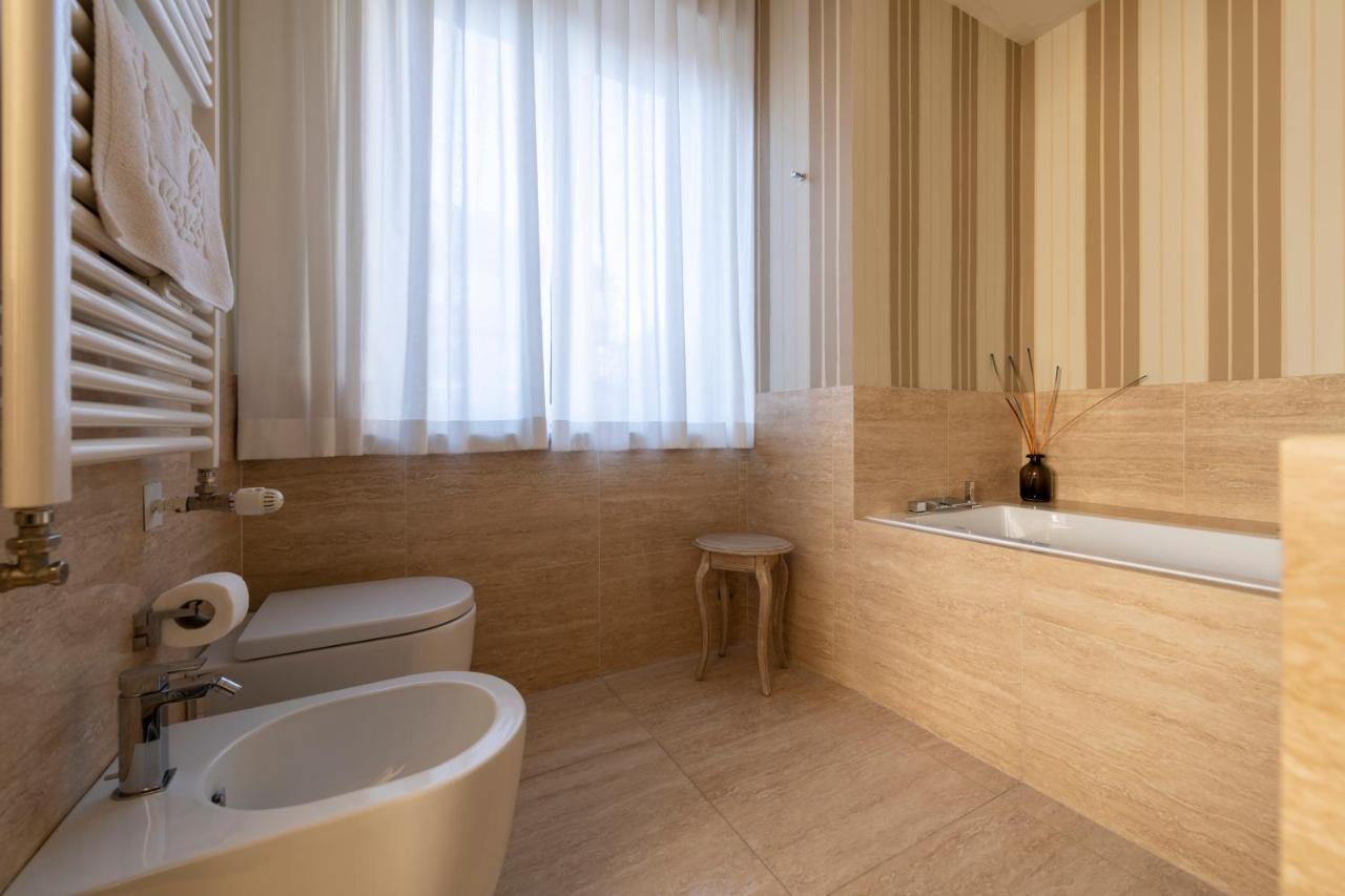 Casa Gramsci Luxury Apartment Песаро Екстериор снимка
