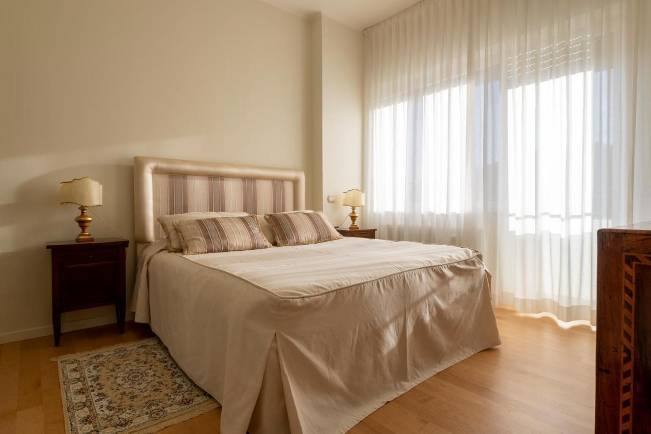 Casa Gramsci Luxury Apartment Песаро Екстериор снимка
