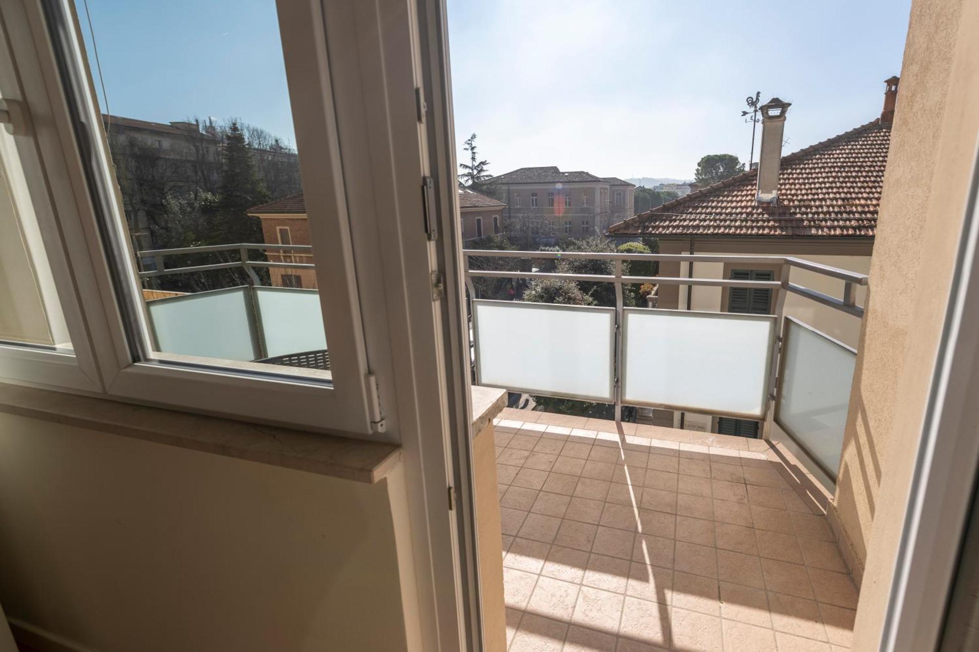Casa Gramsci Luxury Apartment Песаро Екстериор снимка